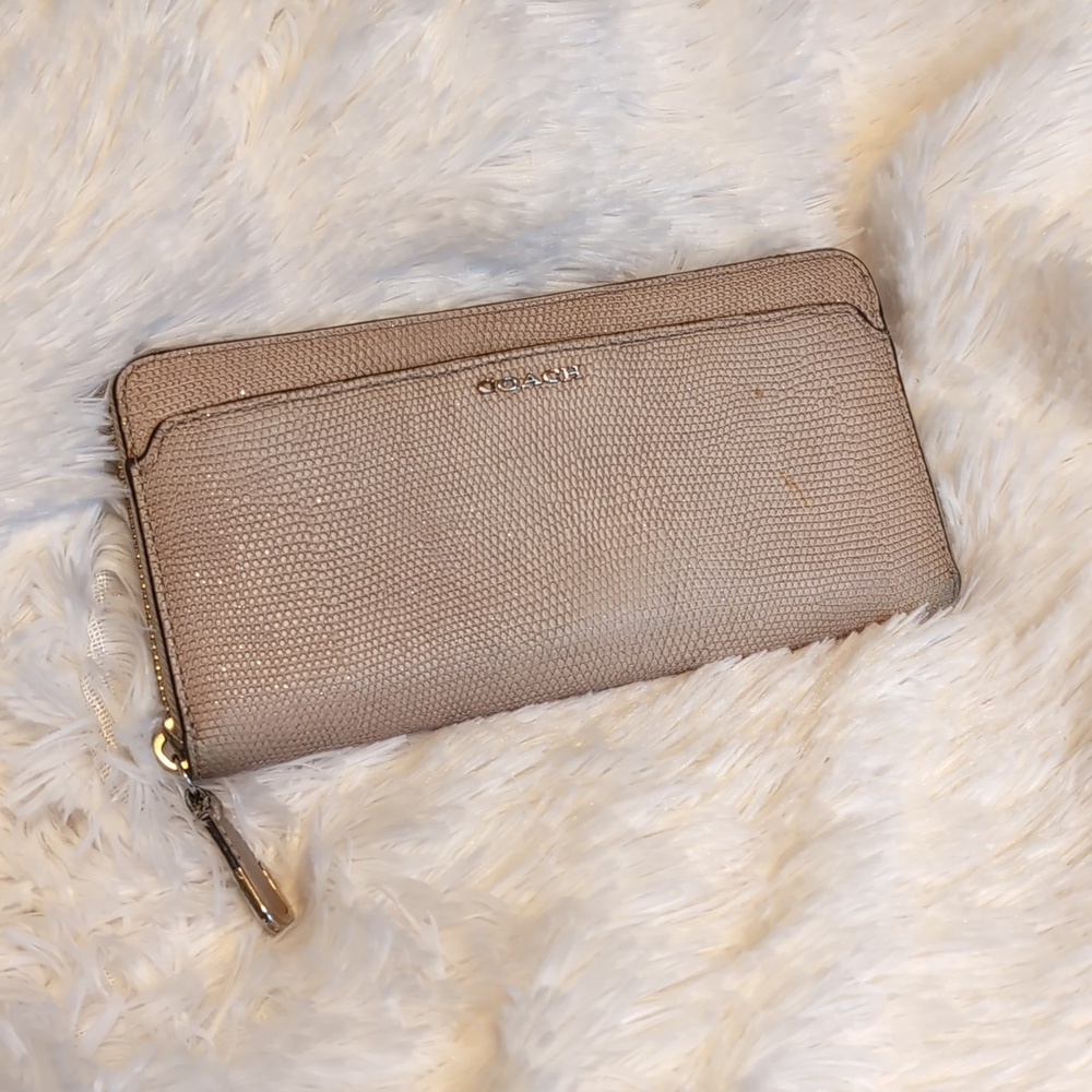 Coach Beige Textured Classic Wallet Gold COACH Logo